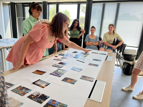 Photo des étudiants en mastères (équivalent master) lyonnais