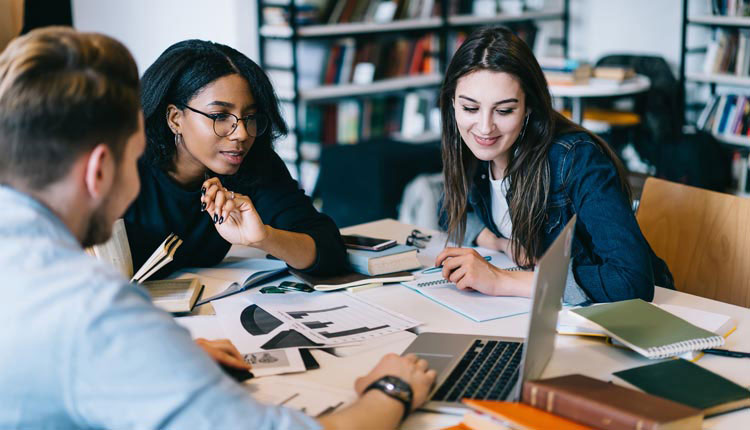 étudiant en mastère numérique